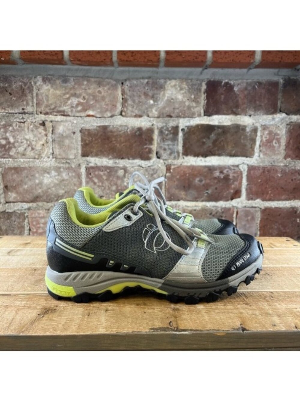 iQ Pearl Izumi X-Alp Seek V Women's Road Cycling Shoe 41 EUR  Gray/Green